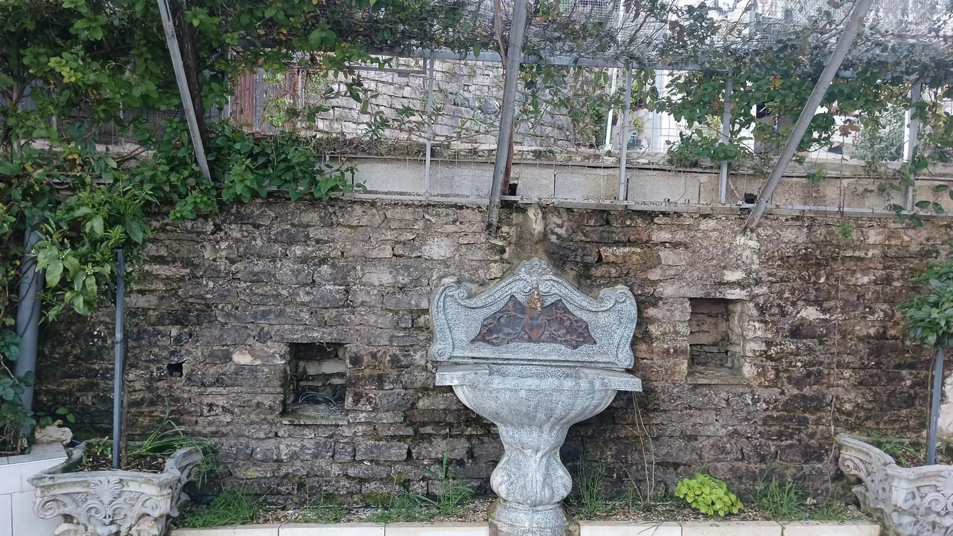 Guest House Bake Gjirokastër Bed & Breakfast