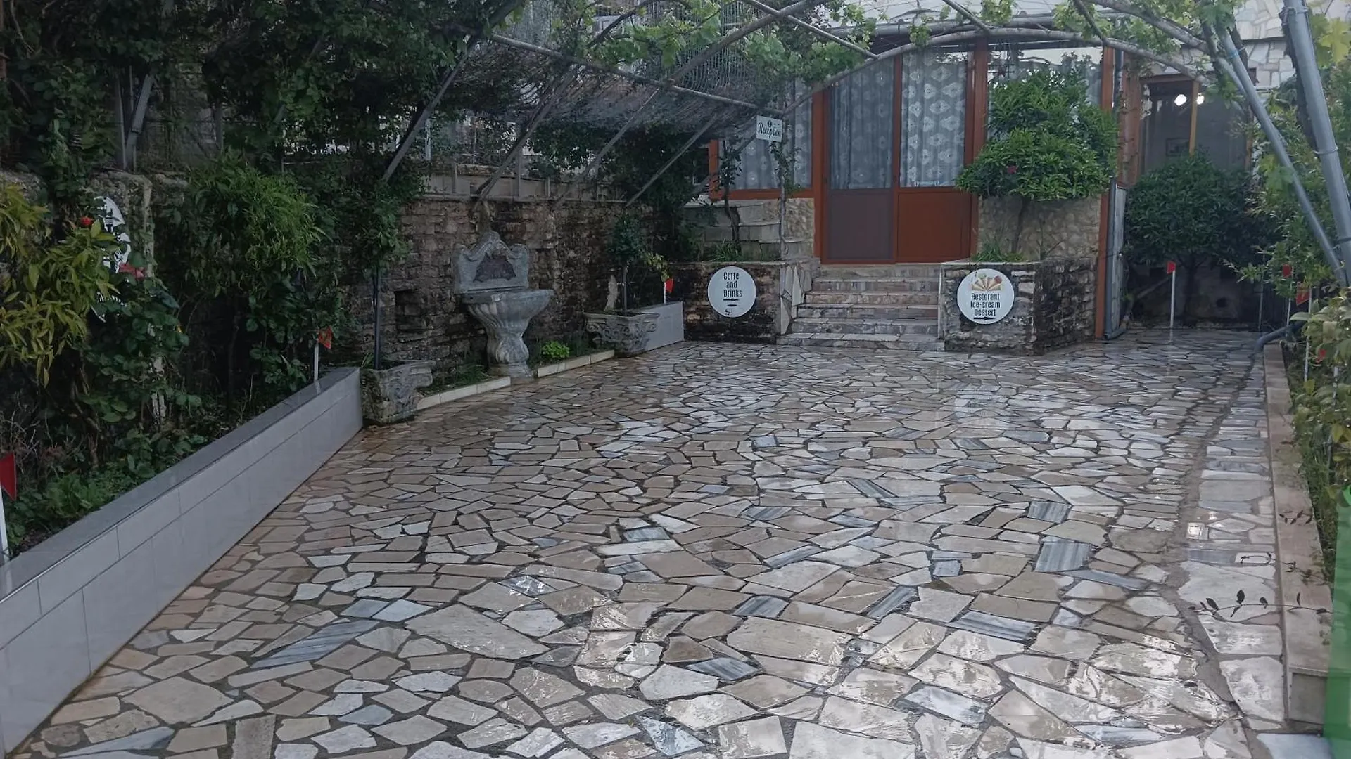 Guest House Bake Gjirokaster Bed & Breakfast