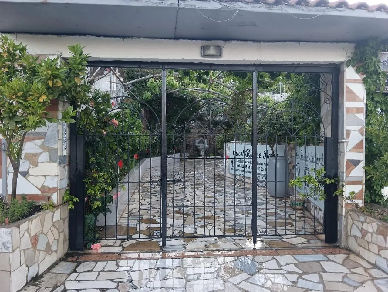 Guest House Bake Gjirokaster Bed & Breakfast